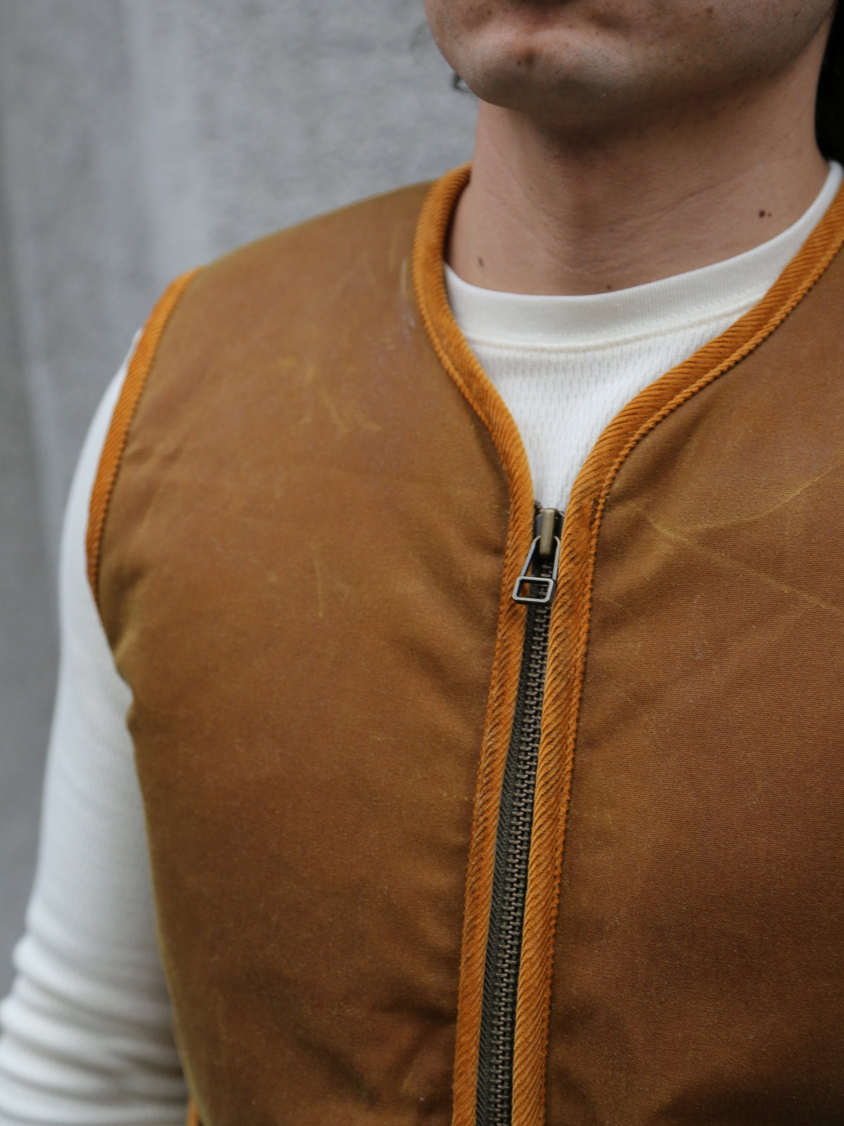 Fleurs de Bagne Gilet Discipline – Gold Wax Halley Stevenson / White Fur (W23-011M)