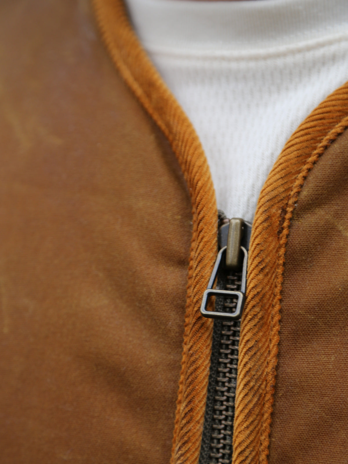 Fleurs de Bagne Gilet Discipline – Gold Wax Halley Stevenson / White Fur (W23-011M)