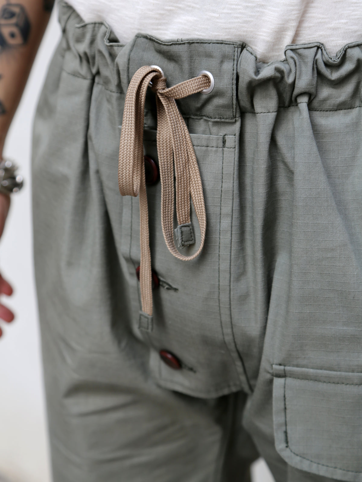 Fleurs De Bagne Short Submariner – Kaki