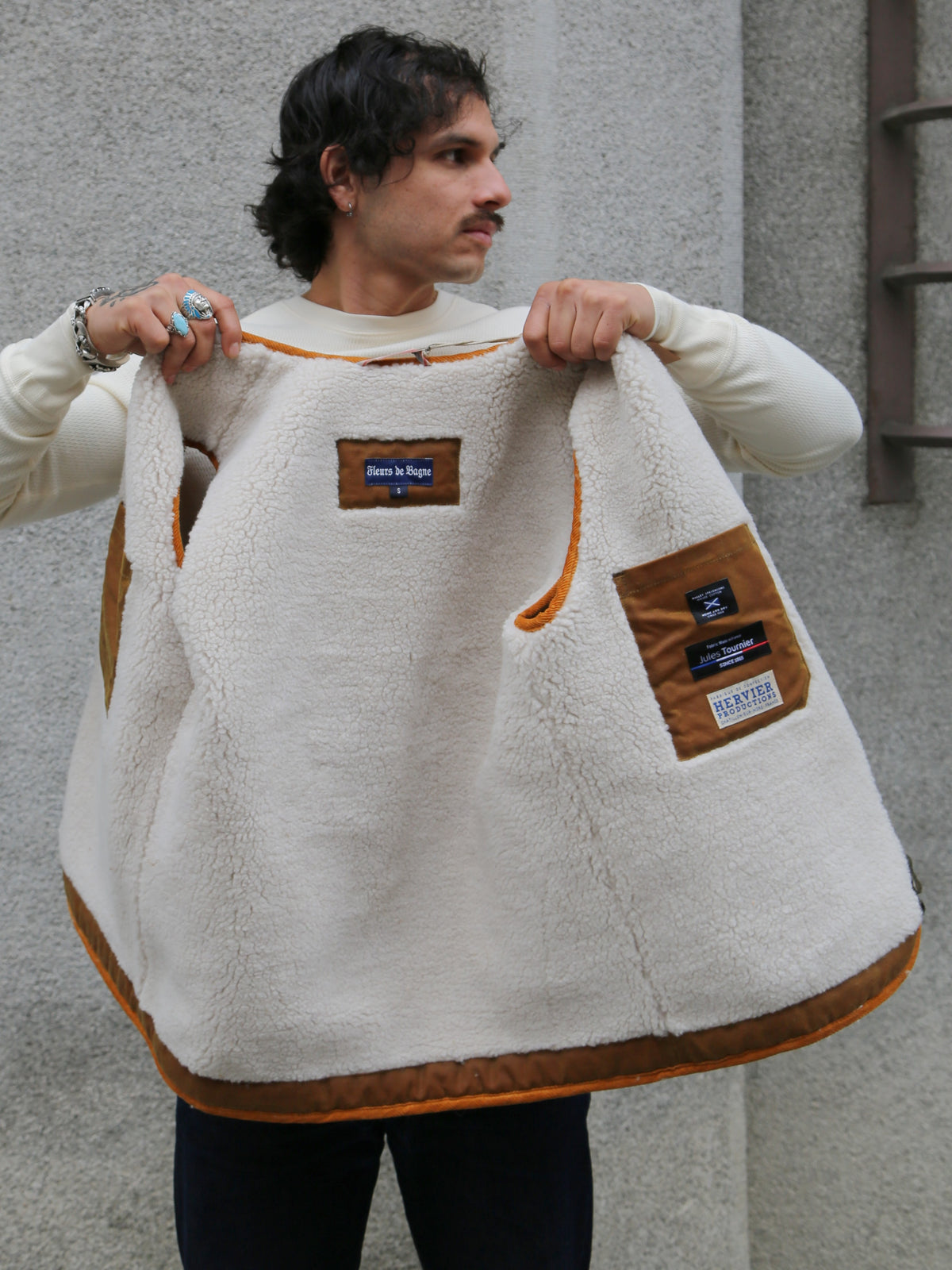 Fleurs de Bagne Gilet Discipline – Gold Wax Halley Stevenson / White Fur (W23-011M)