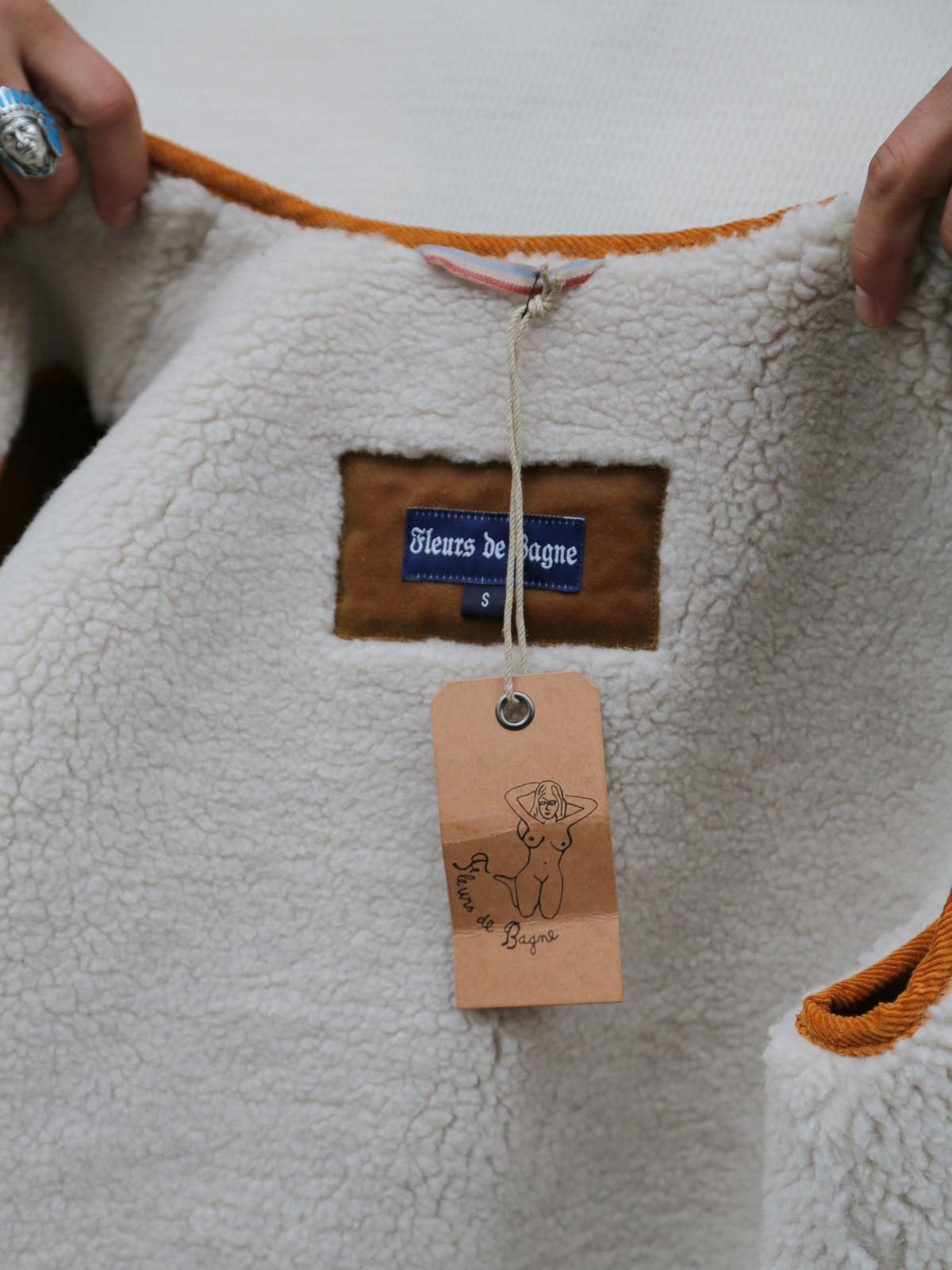 Fleurs de Bagne Gilet Discipline – Gold Wax Halley Stevenson / White Fur (W23-011M)