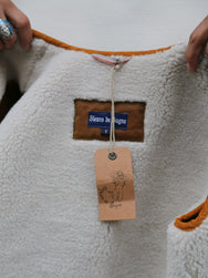 Fleurs de Bagne Gilet Discipline – Gold Wax Halley Stevenson / White Fur (W23-011M)