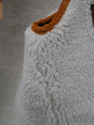 Fleurs de Bagne Gilet Discipline – Gold Wax Halley Stevenson / White Fur (W23-011M)