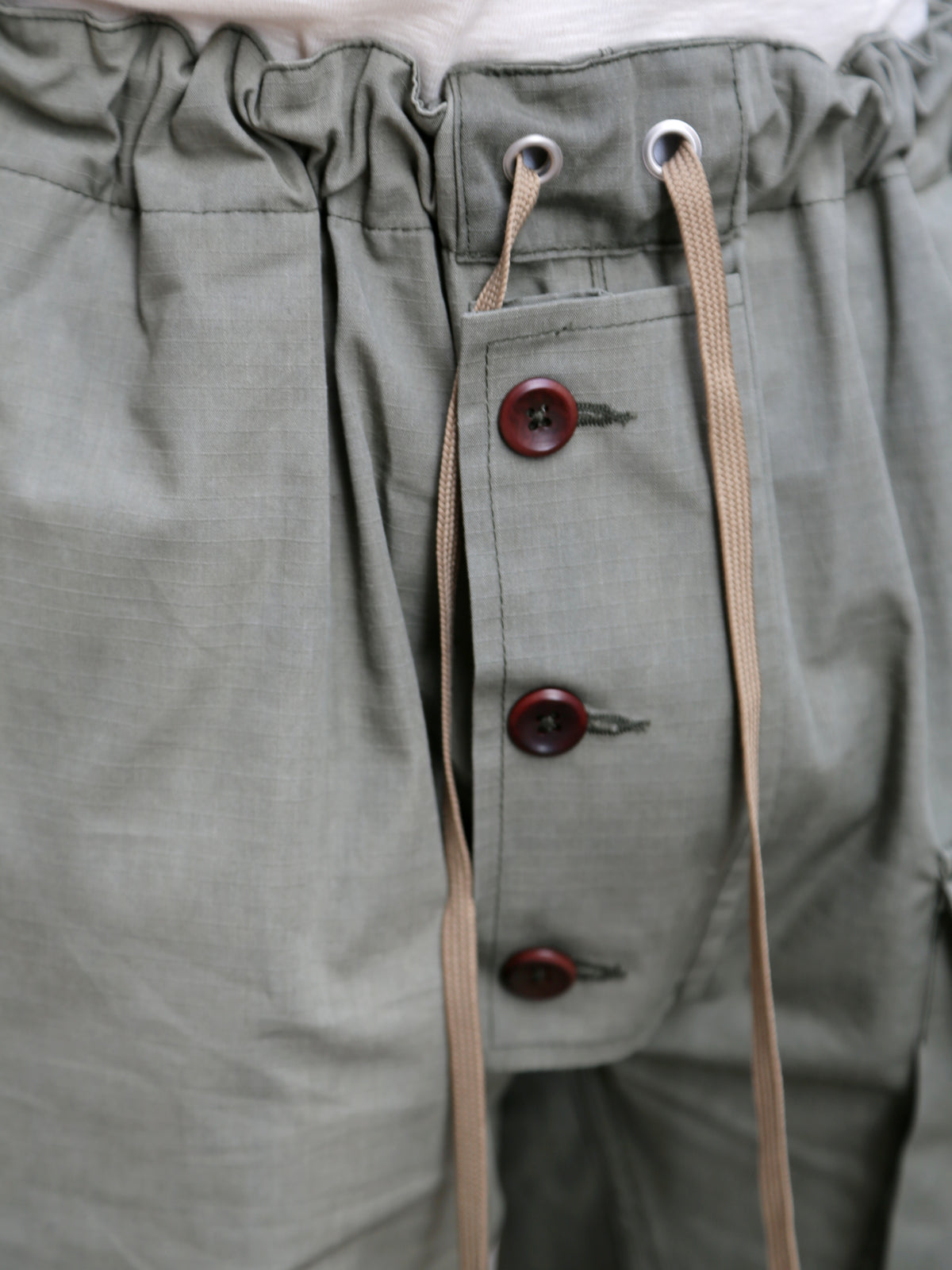 Fleurs De Bagne Short Submariner – Kaki