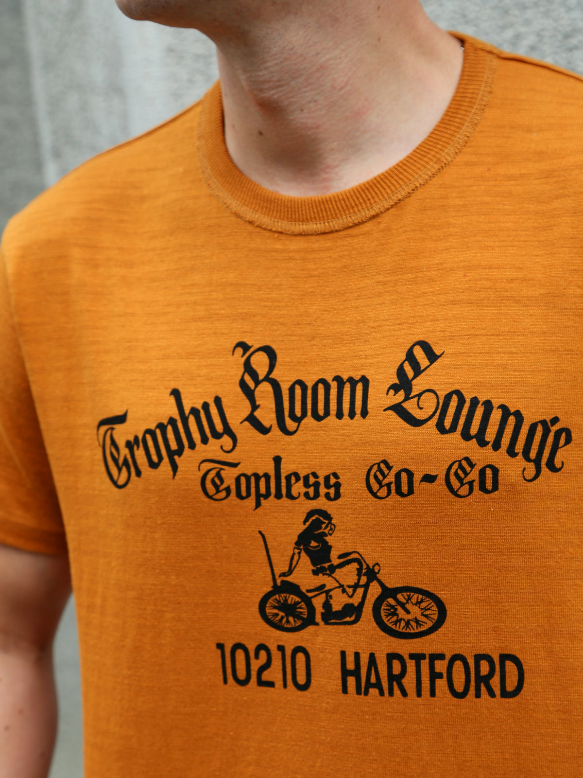 The Real McCoy's Buco Athletic Tee Trophy Room Lounge – Mustard (BC25007-061)