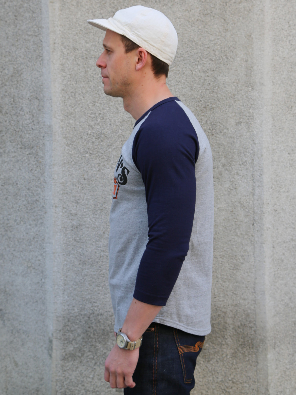 Studio d'Artisan Raglan Sleeve T-Shirt "Satisfaction" – Magenta/Navy (8162A)