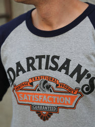 Studio d'Artisan Raglan Sleeve T-Shirt "Satisfaction" – Magenta/Navy (8162A)