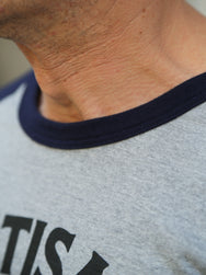 Studio d'Artisan Raglan Sleeve T-Shirt "Satisfaction" – Magenta/Navy (8162A)