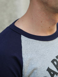 Studio d'Artisan Raglan Sleeve T-Shirt "Satisfaction" – Magenta/Navy (8162A)