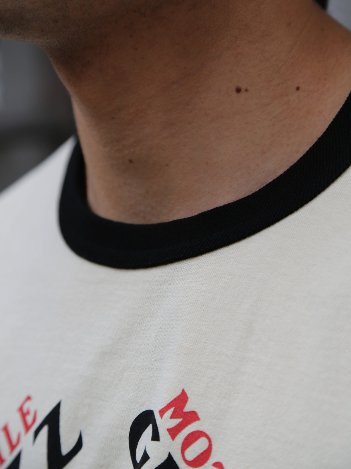 The Real McCoy's Whizz Gunner Tee – Cream/Black (MC25016-301)