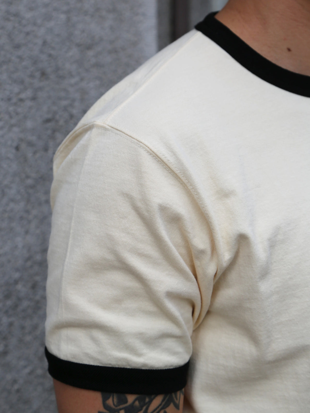 The Real McCoy's Whizz Gunner Tee – Cream/Black (MC25016-301)