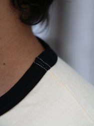 The Real McCoy's Whizz Gunner Tee – Cream/Black (MC25016-301)