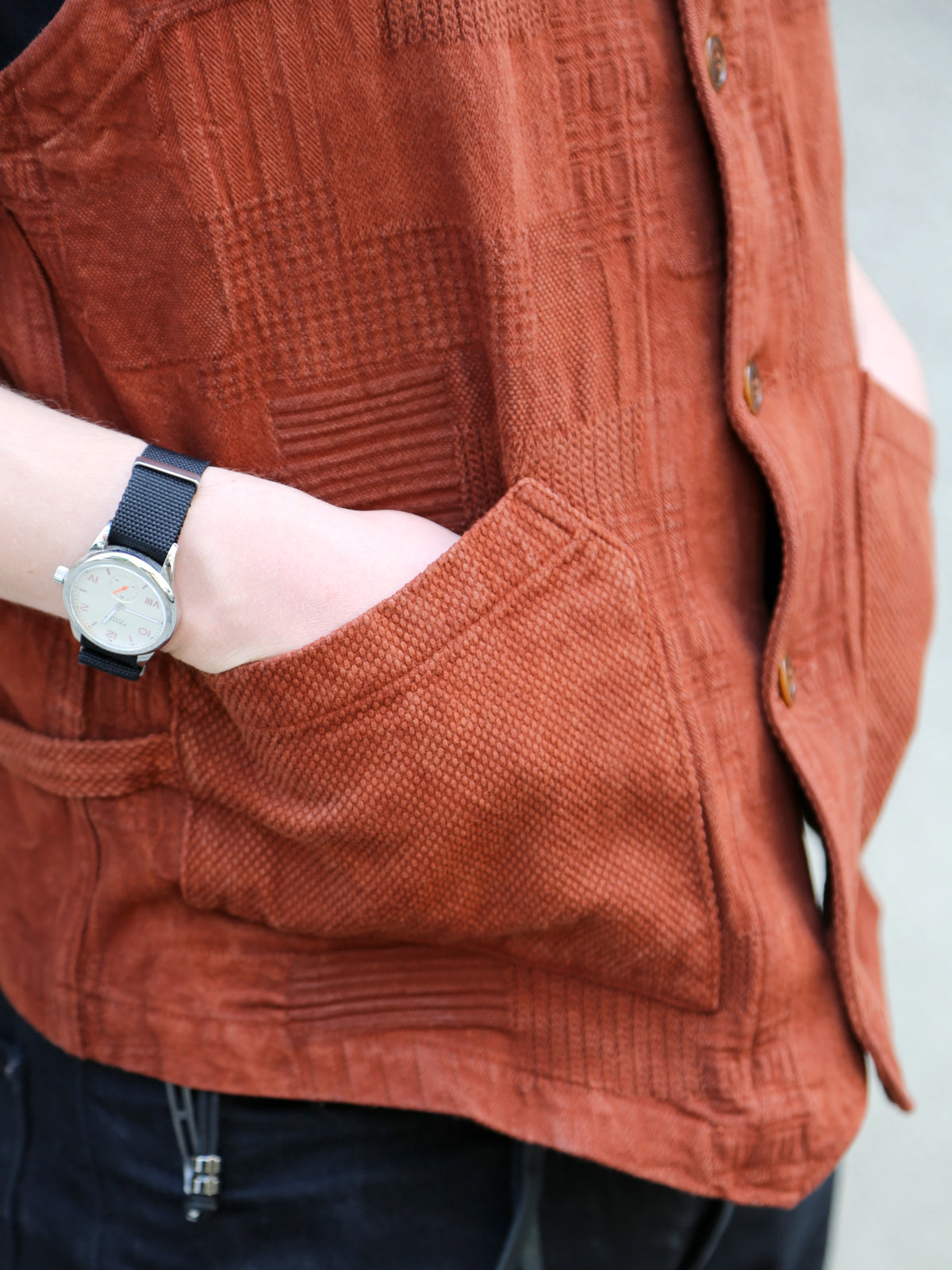 Studio D'Artisan "Amami Dorozome" Boro Jacquard Vest – Brown (4605)