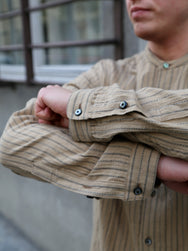 Black Sign Antique Cloth Band Collar Immigrant Shirt – Wheat Beige (BSFL-25107)