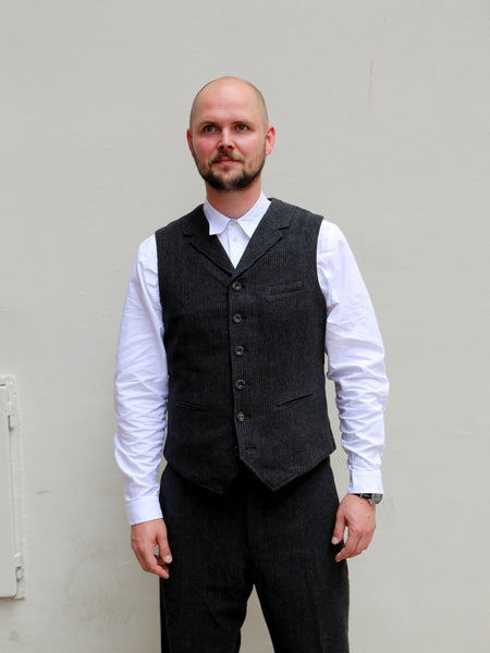 Hansen Garments 26-44-2 William Lapel Waistcoat - Black Wool Pin