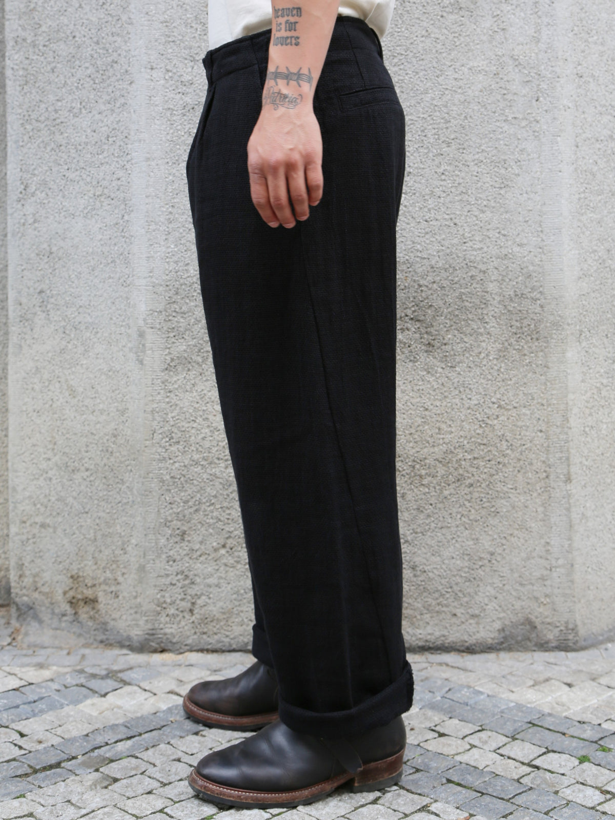 Hansen Garments Bobby Wide Pleated Trousers – Black Gauze (29-58-2)