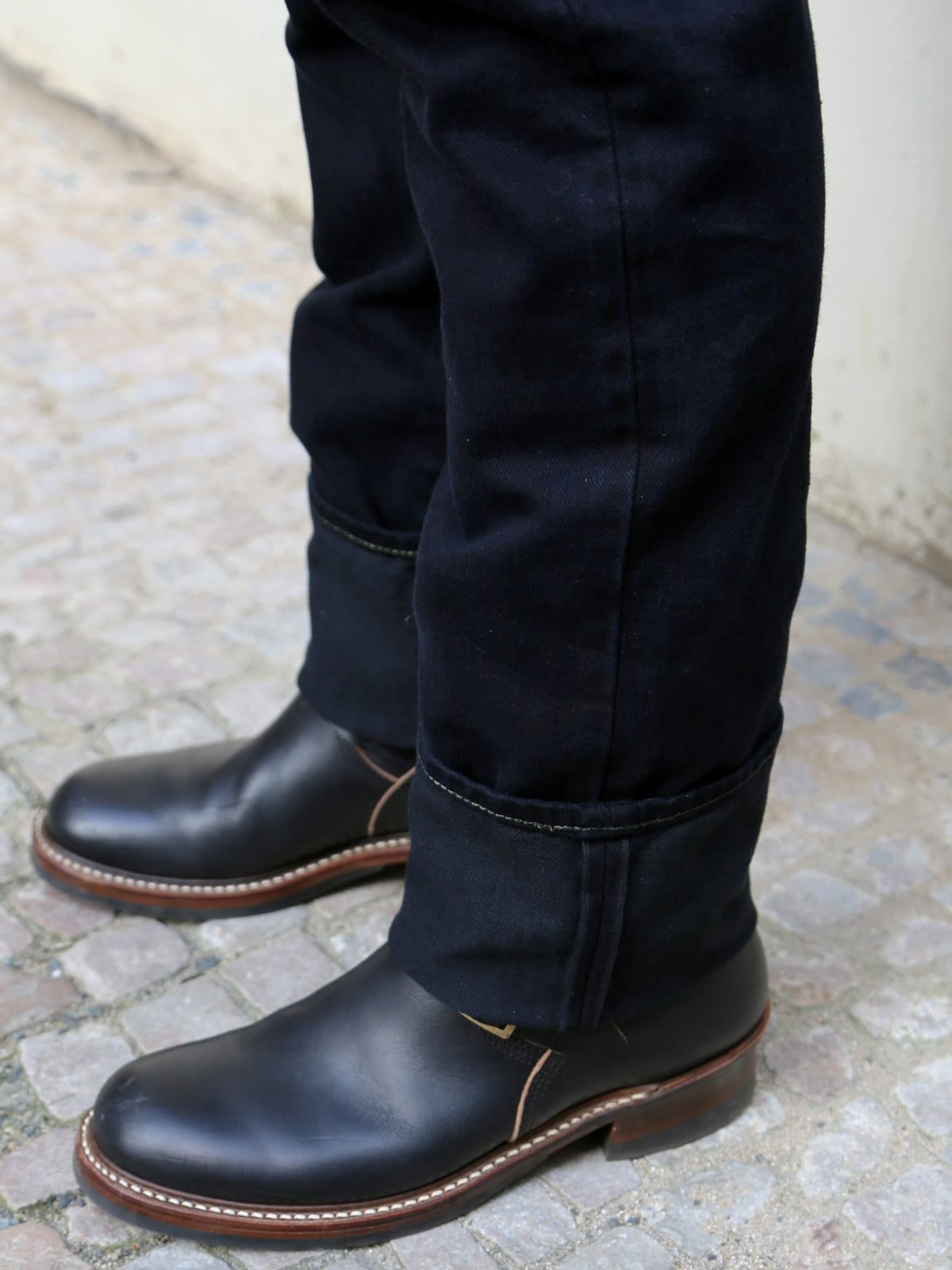 Iron Heart 14oz Broken Twill Selvedge Relaxed Tapered Jeans – Indigo Overdyed Black (IH-888SBR-14od)