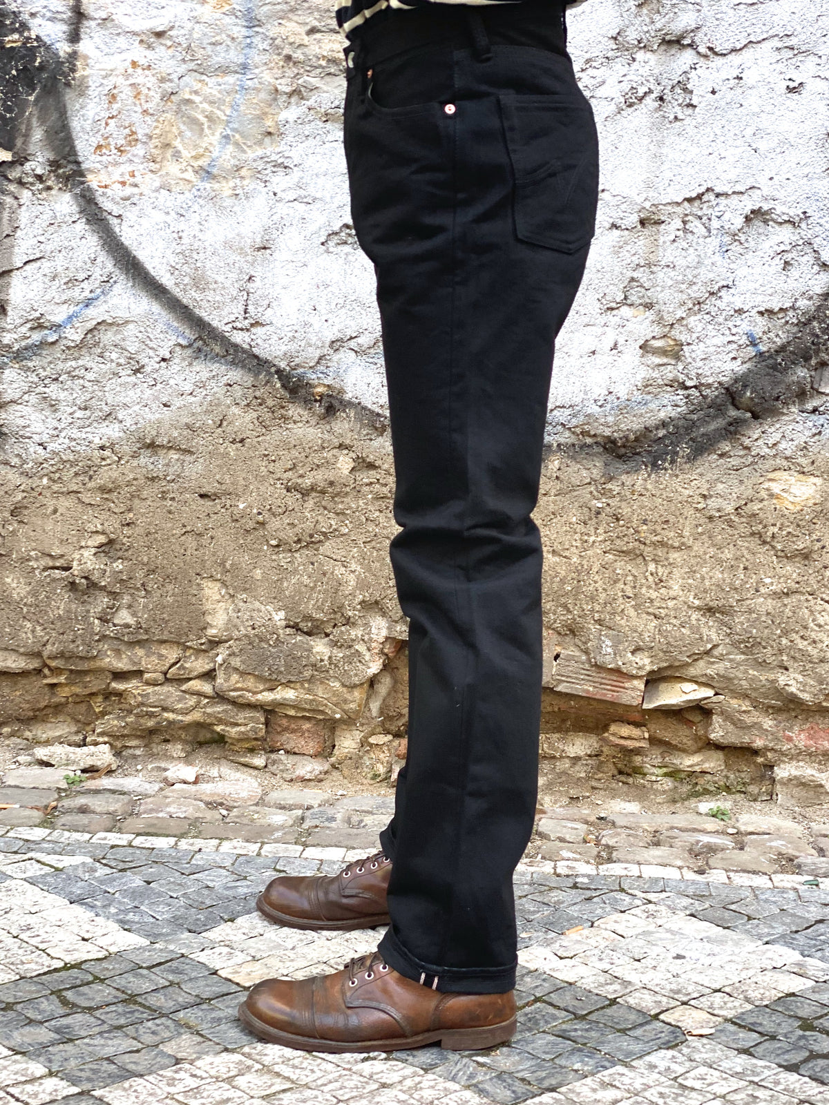 Iron Heart IH-888S-142bb 14oz Medium/High Rise Tapered  - Black/Black