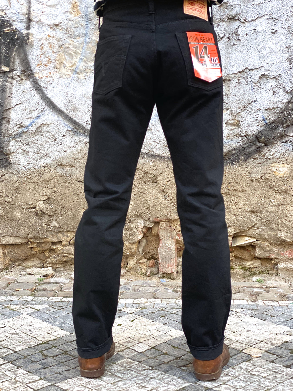 Iron Heart IH-888S-142bb 14oz Medium/High Rise Tapered  - Black/Black