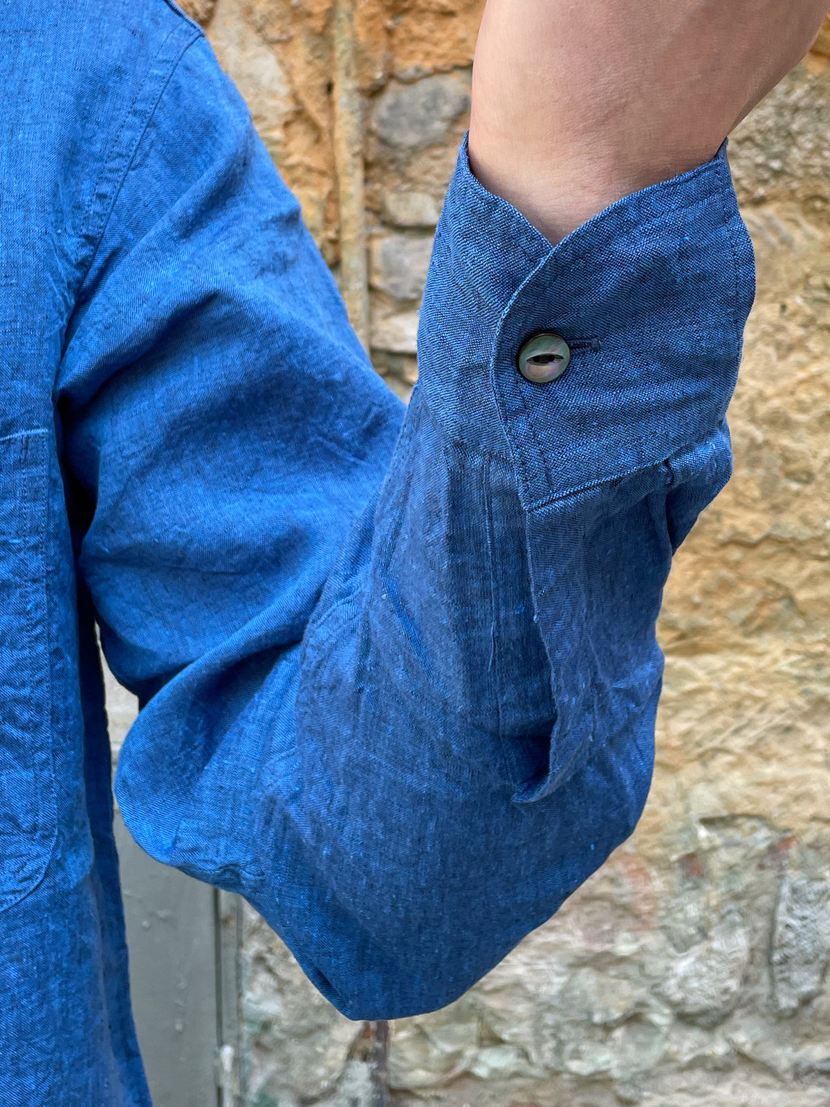 Black Sign French Linen Watch Cuffs Shirt / Sapphire Blue