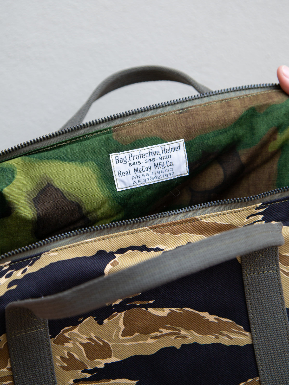 The Real McCoy's MA20002 Helmet Bag / Tiger Camouflage - Gold Tone