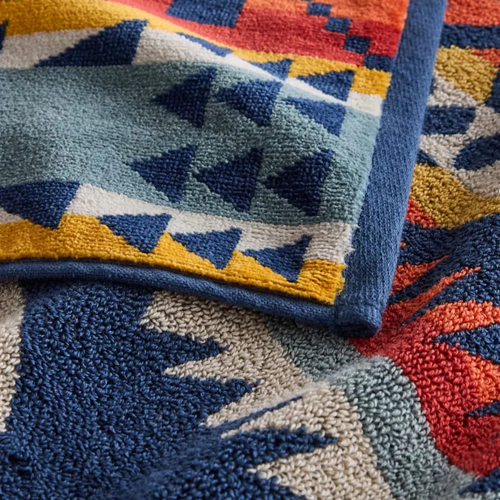 Pendleton Oversized Jacquard Spa Towel – Nehalem Navy XB233 57282