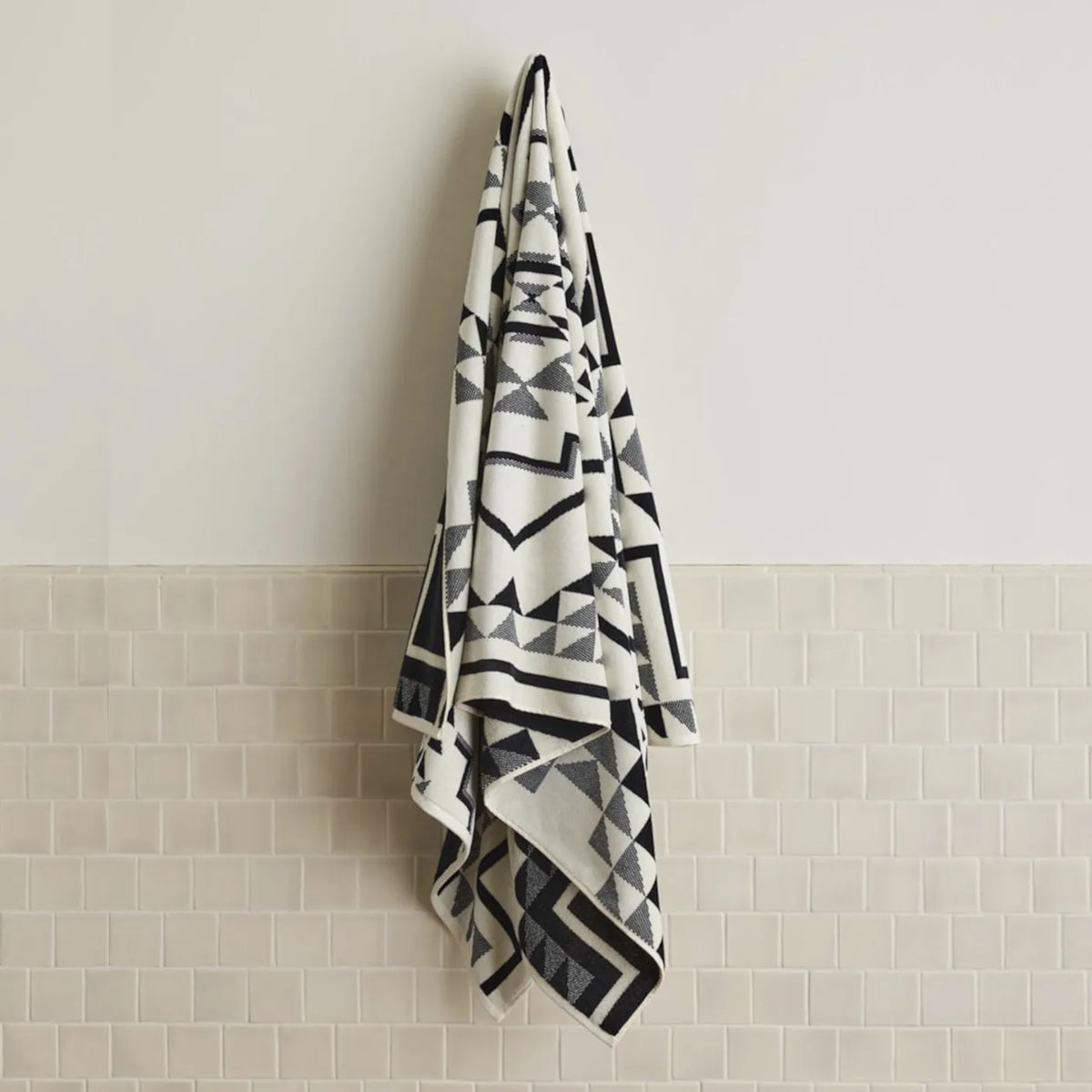 Pendleton Oversized Jacquard Spa Towel Oxbow (XB233-57274)