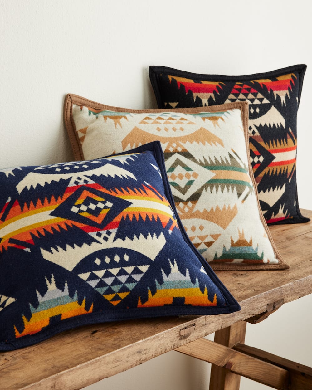 Pendleton Jacquard Pillow 16” × 16” – Nehalem Black (XP515 57284)