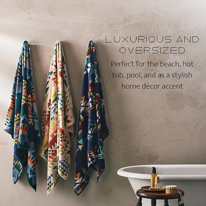 Pendleton Oversized Jacquard Spa Towel – Black (XB233 57324)