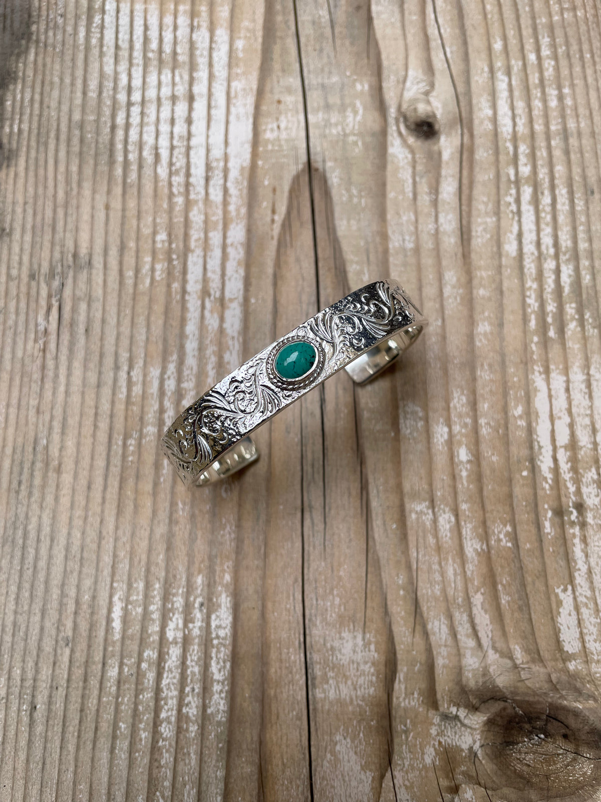 First Arrow's Arabesque carving bare-rock Bungle with Turquoise BR-148