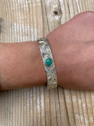 First Arrow's Arabesque carving bare-rock Bungle with Turquoise BR-148