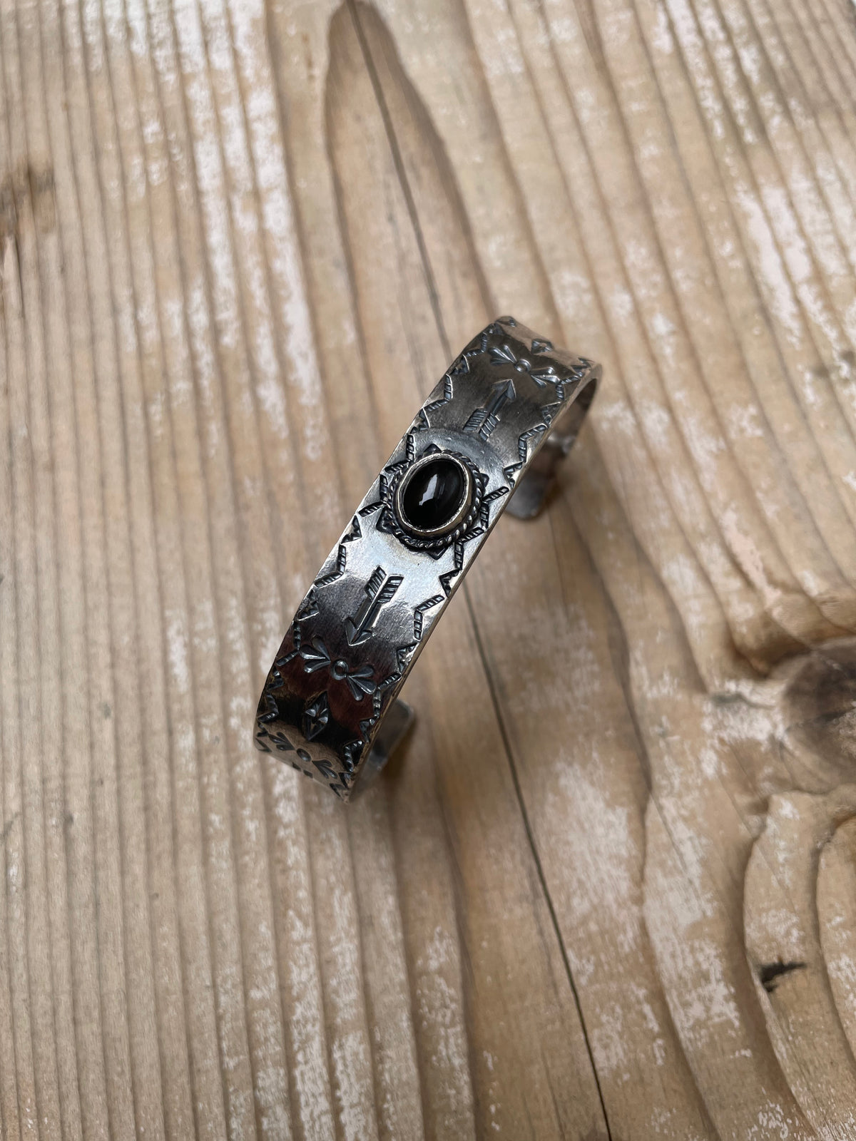 First Arrow’s Stamp Bangle with Black Star – BR-312