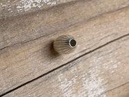 First Arrow’s SV Long Stripe Bead (S) – O-106