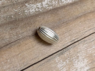 First Arrow’s SV Long Stripe Bead (S) – O-106