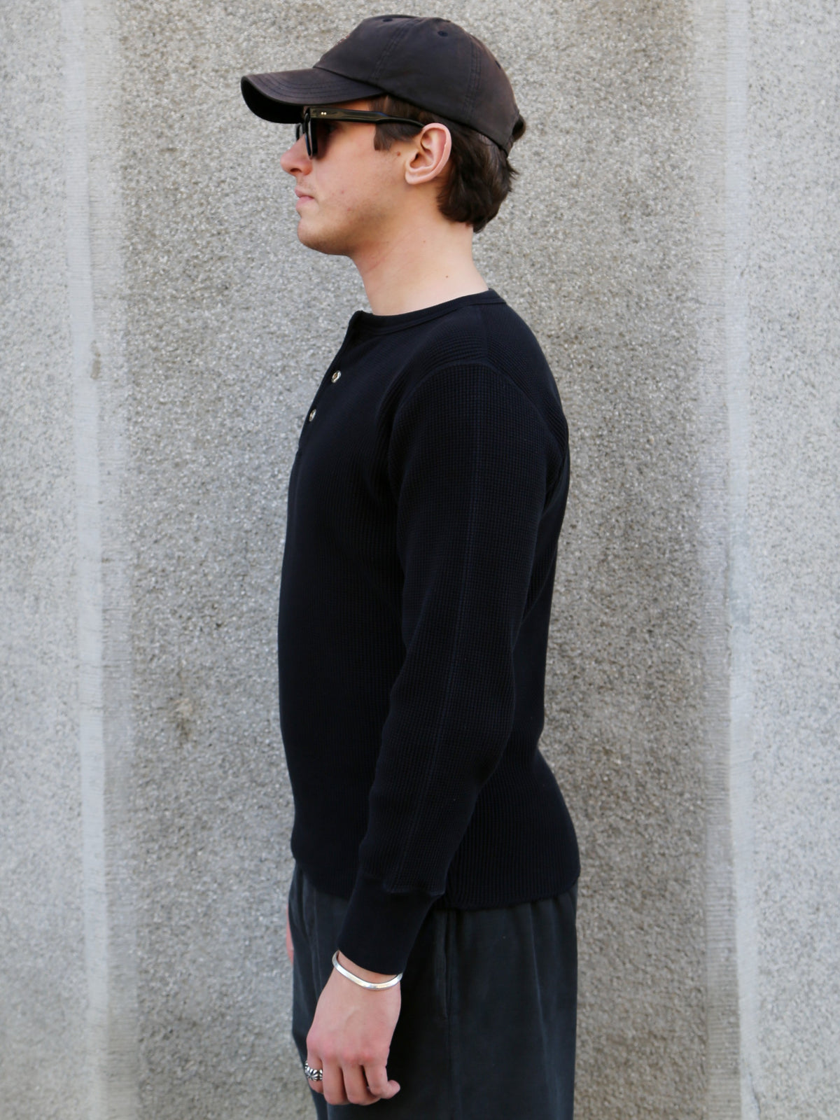 Studio d'Artisan Thermal Henley Waffle – Black (9937)