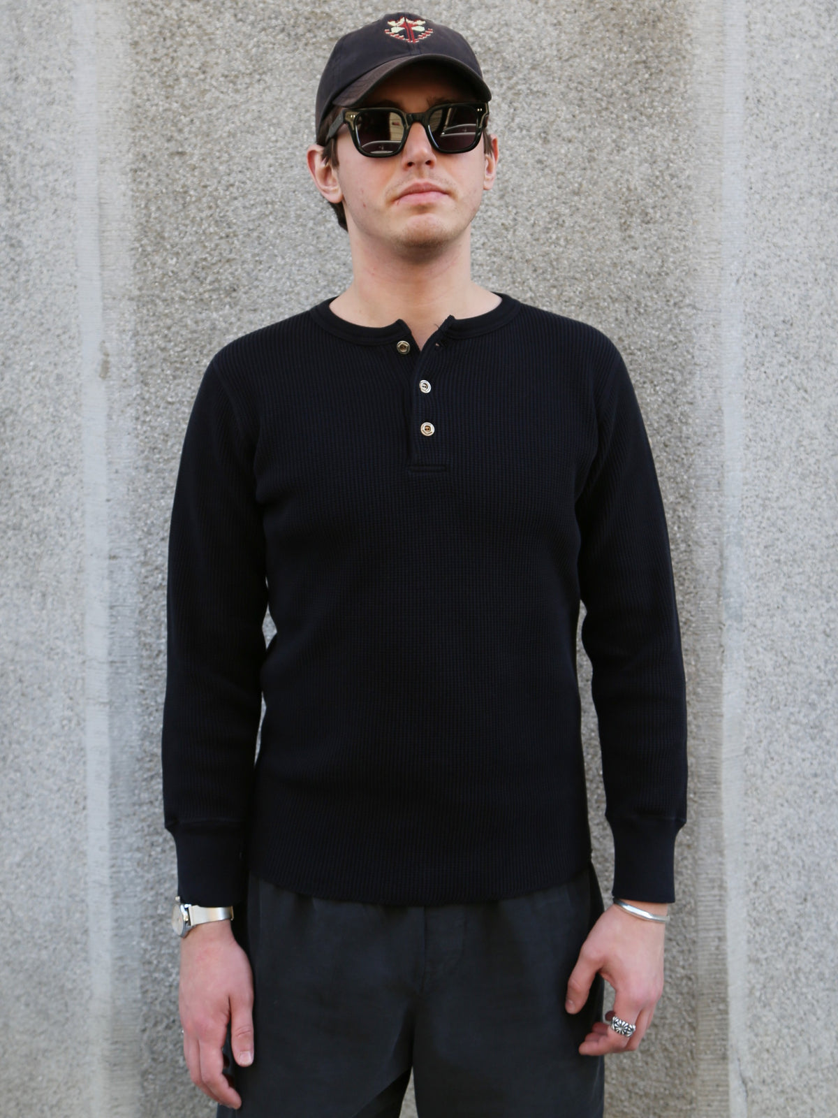 Studio d'Artisan Thermal Henley Waffle – Black (9937)
