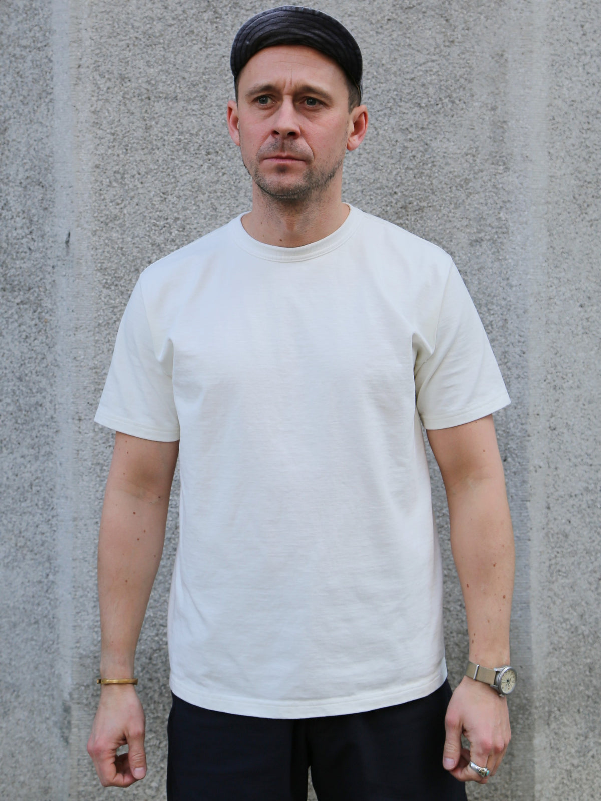 Studio d'Artisan Suvin Gold T-Shirt – White (8173)