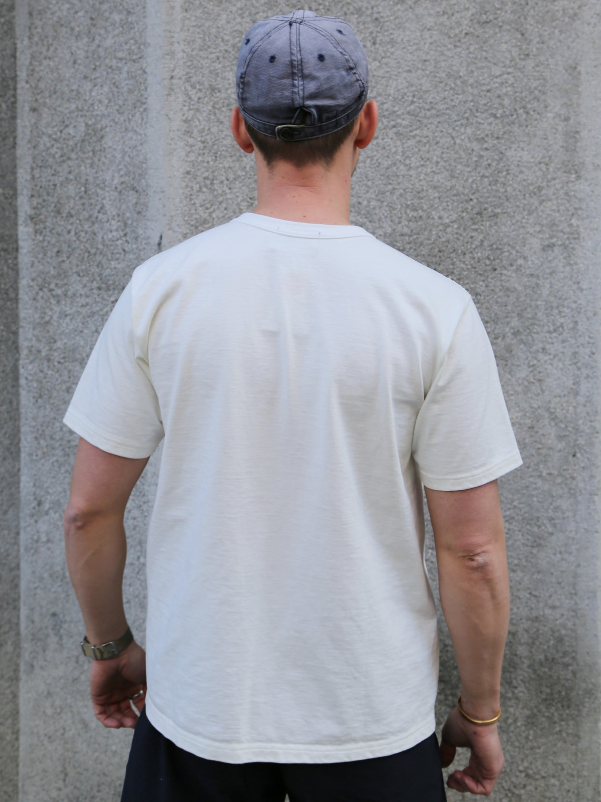 Studio d'Artisan Suvin Gold T-Shirt – White (8173)