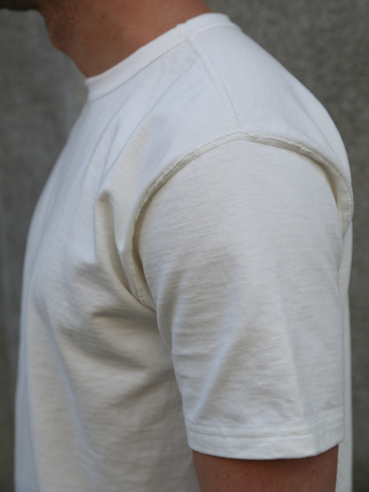 Studio d'Artisan Suvin Gold T-Shirt – White (8173)