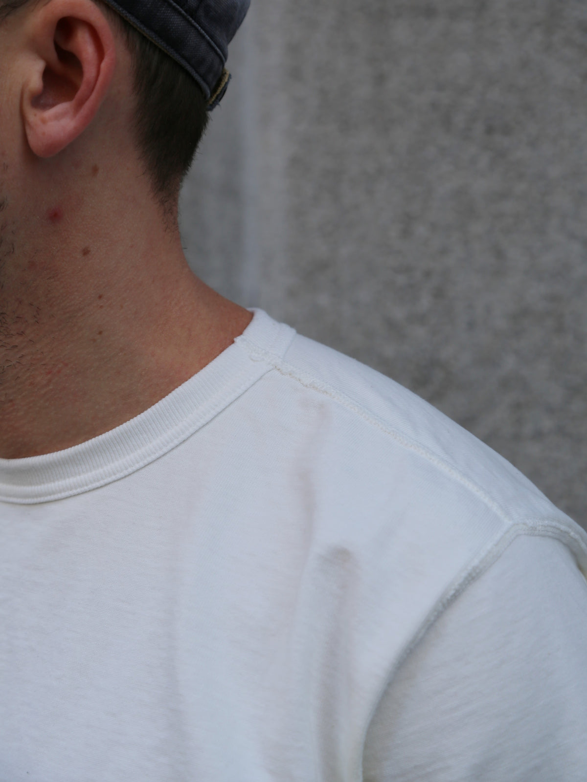 Studio d'Artisan Suvin Gold T-Shirt – White (8173)