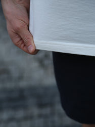 Studio d'Artisan Suvin Gold T-Shirt – White (8173)