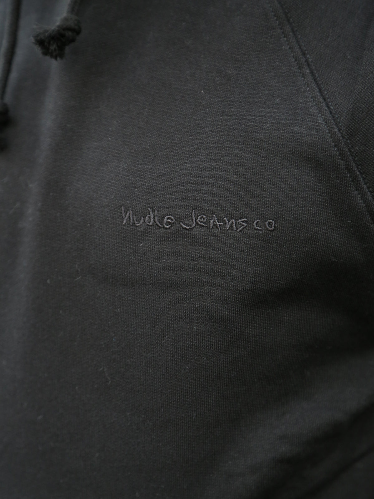 Nudie Jeans Gunde Logo Hoodie – Black (150600)