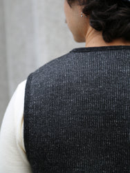 Fleurs de Bagne Le Gilet “Emile" – Charcoal