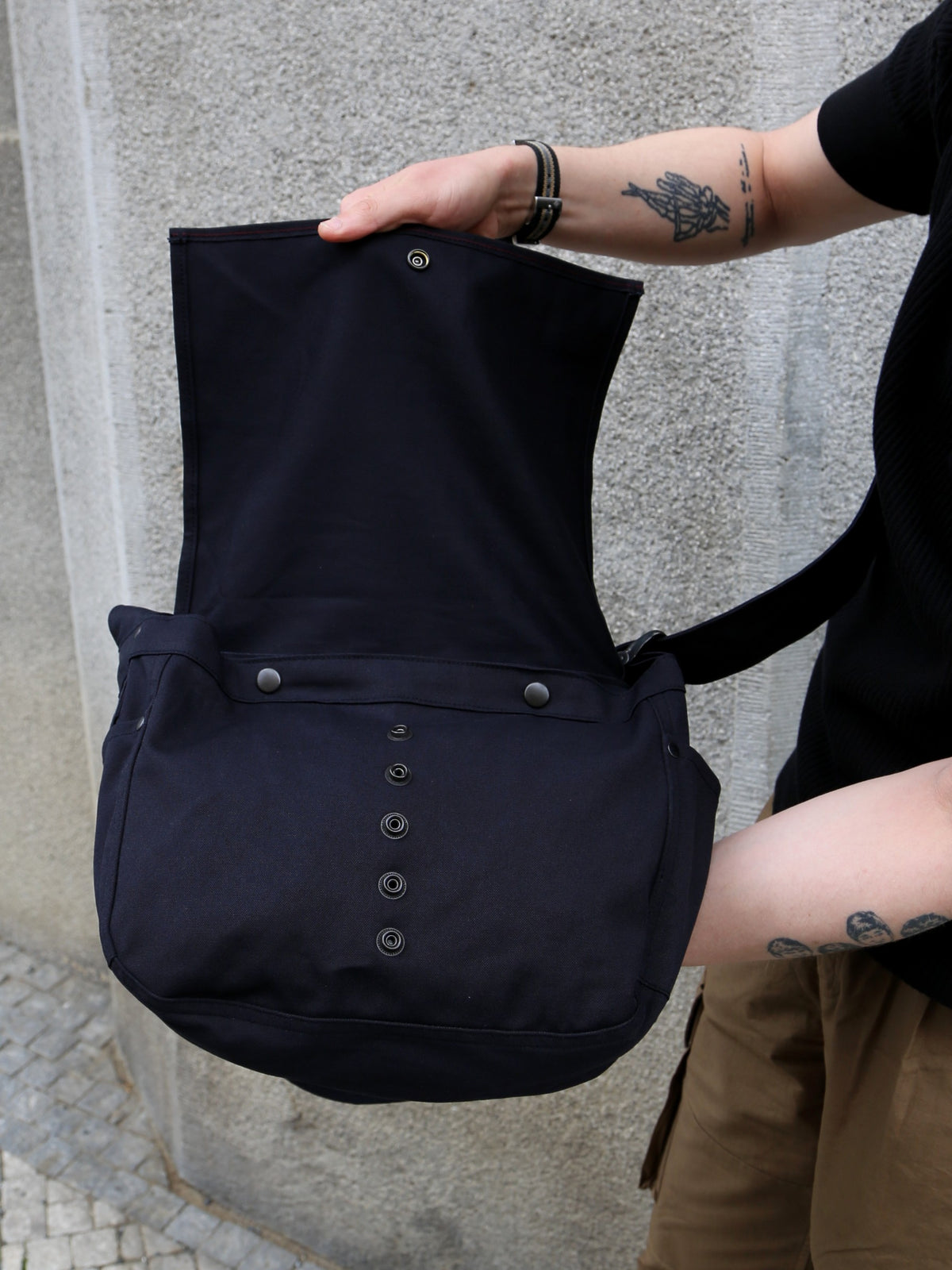 Black Sign Chronicle Bag – Mud Black (BSSA-26601)