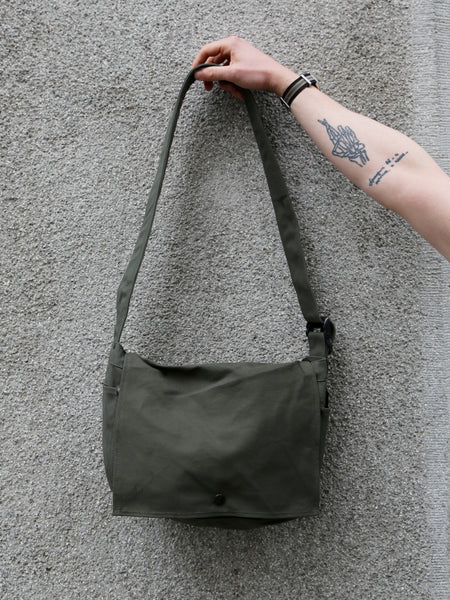 Black Sign Chronicle Bag – Field Green (BSSA-26601)