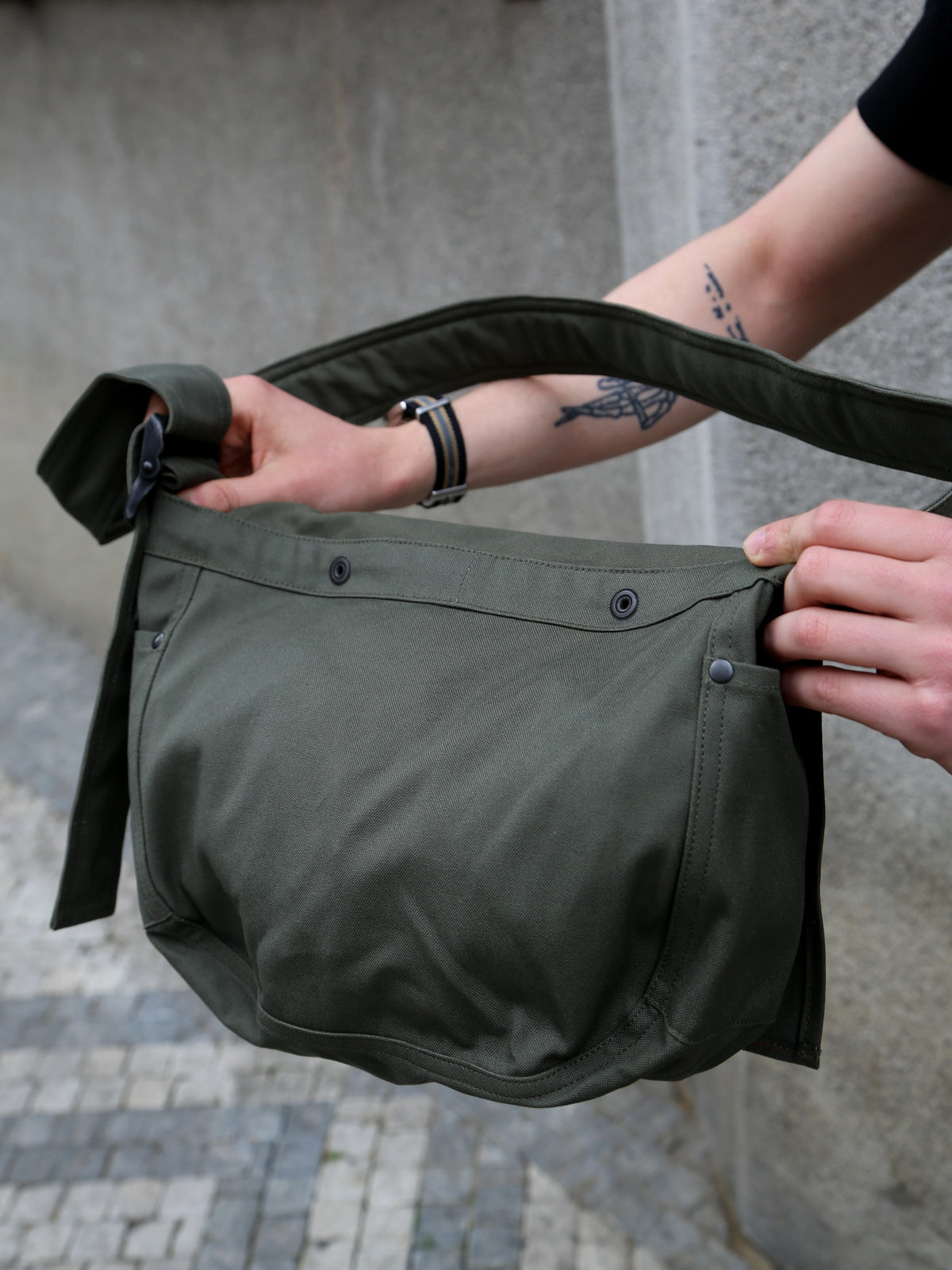 Black Sign Chronicle Bag – Field Green (BSSA-26601)