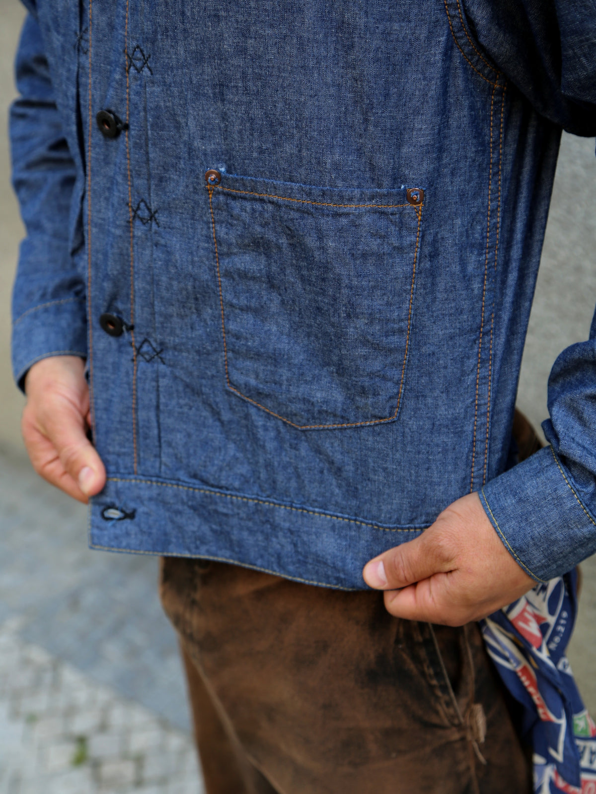 Black Sign 5.5oz Selvage Chambray Pleats Jacket – Indigo Chambray (BSSJ-26407)