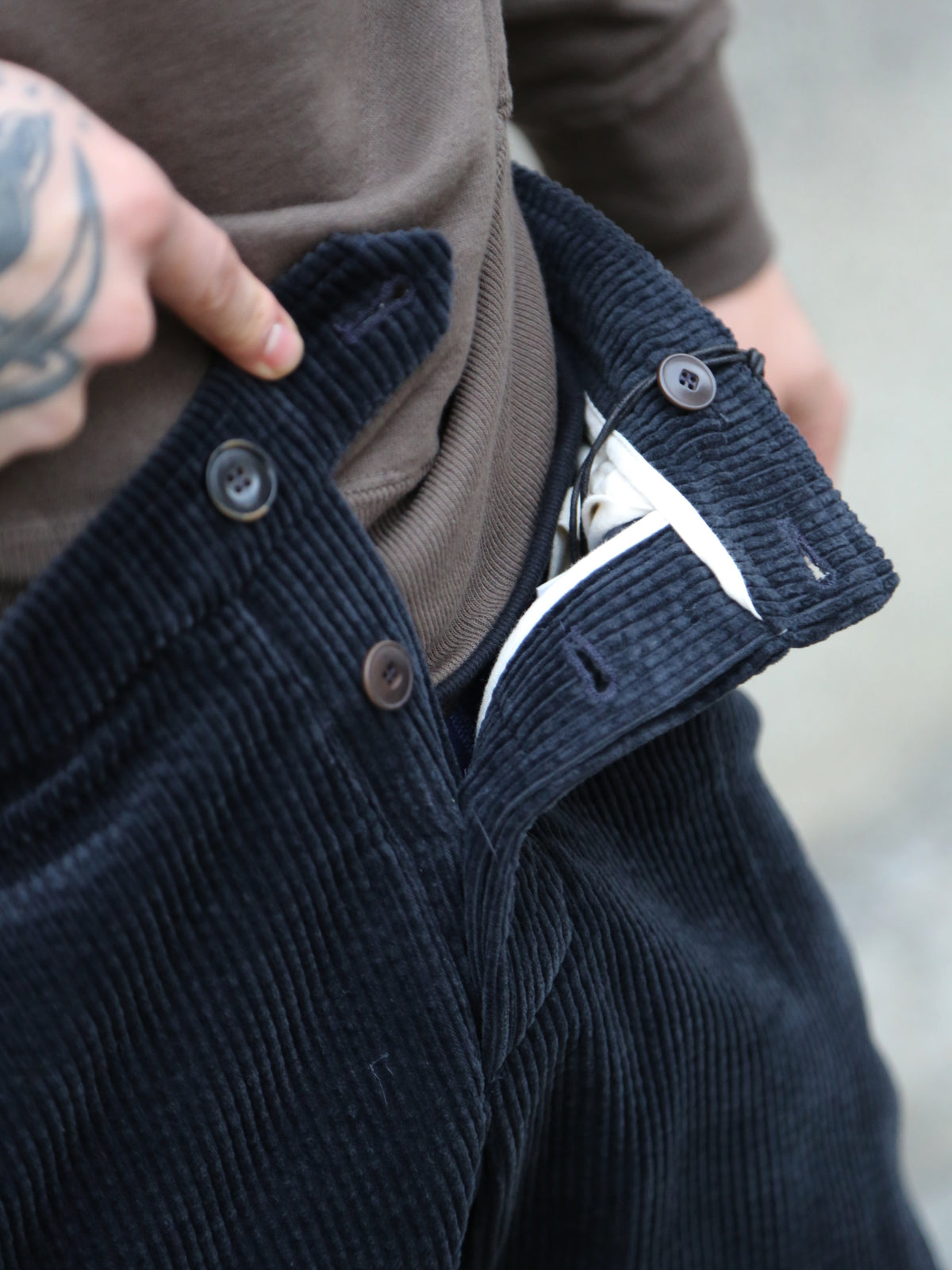 Hansen Garments Sune Classic Pleated Trousers – Dusty Black (30-35-2)