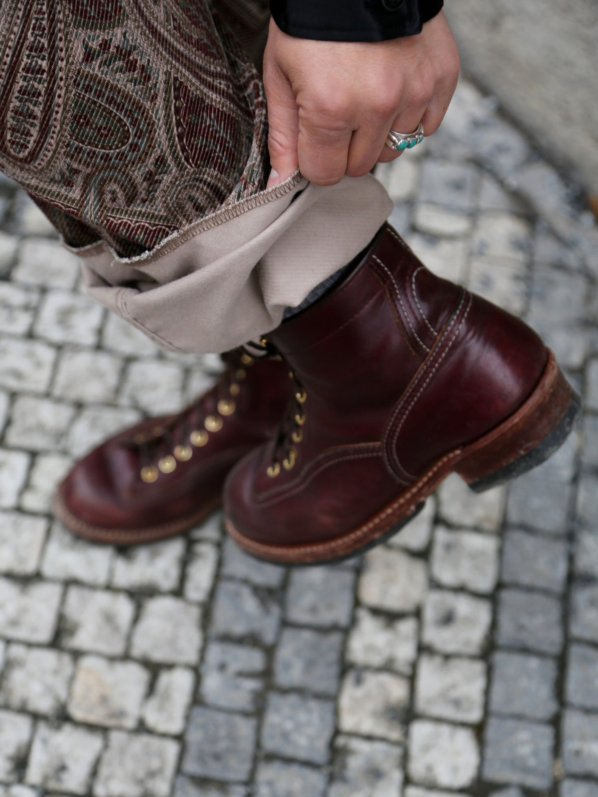 Black Sign Slant Cord Paisley Harbor Trousers – Sand Beige x Bordeaux (BSFP-25509)