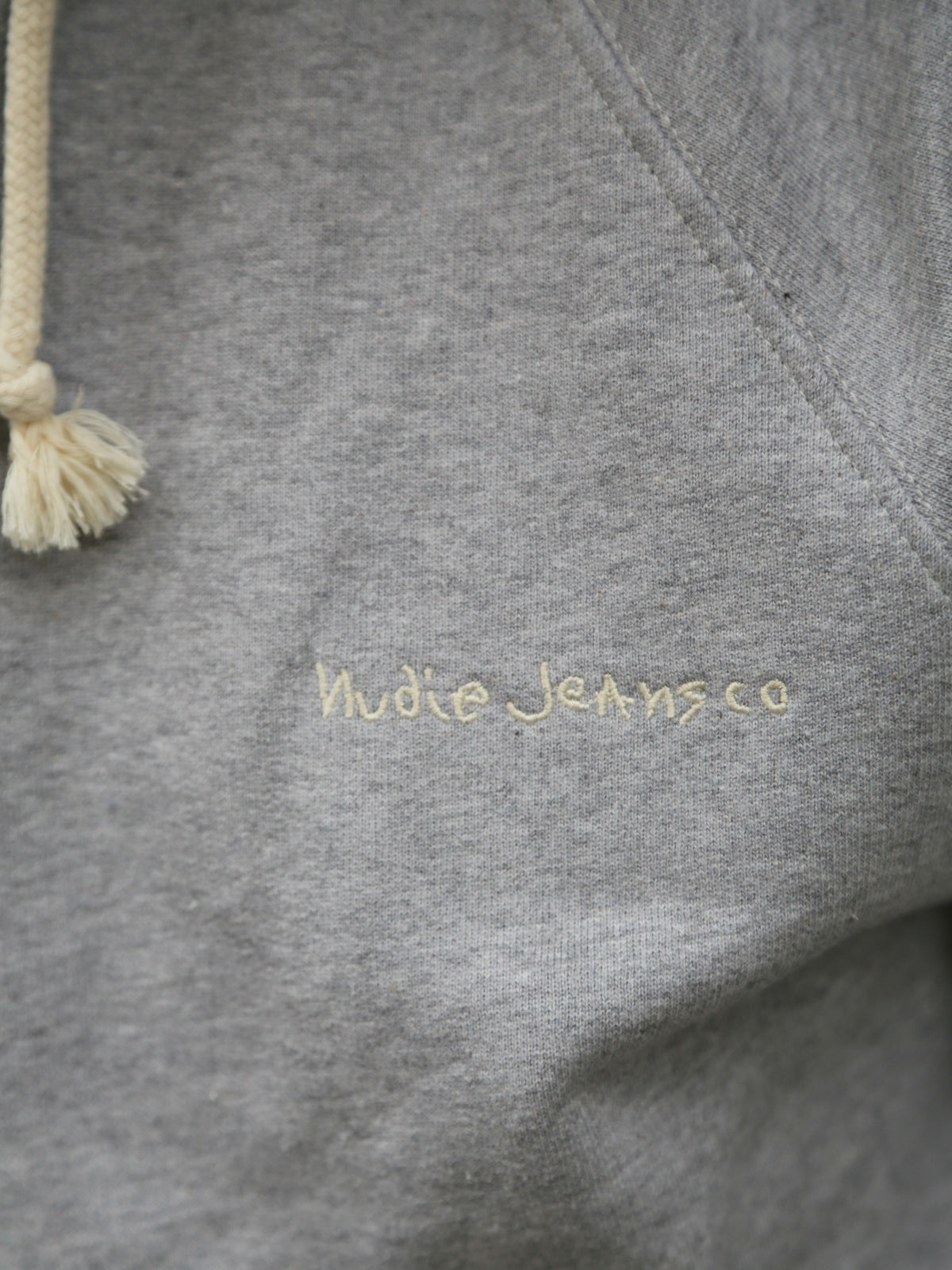 Nudie Jeans Gunde Logo Hoodie – Greymelange (150600)